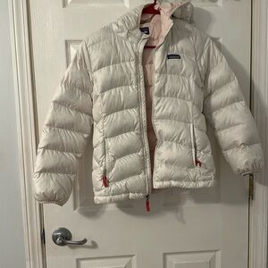 Patagoina off white, warm puffer coat, girls L